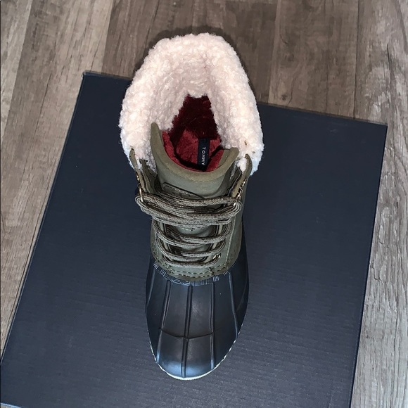 Tommy Hilfiger Rian 2 Faux Fur Closed Toe Mid-Calf - Picture 7 of 10